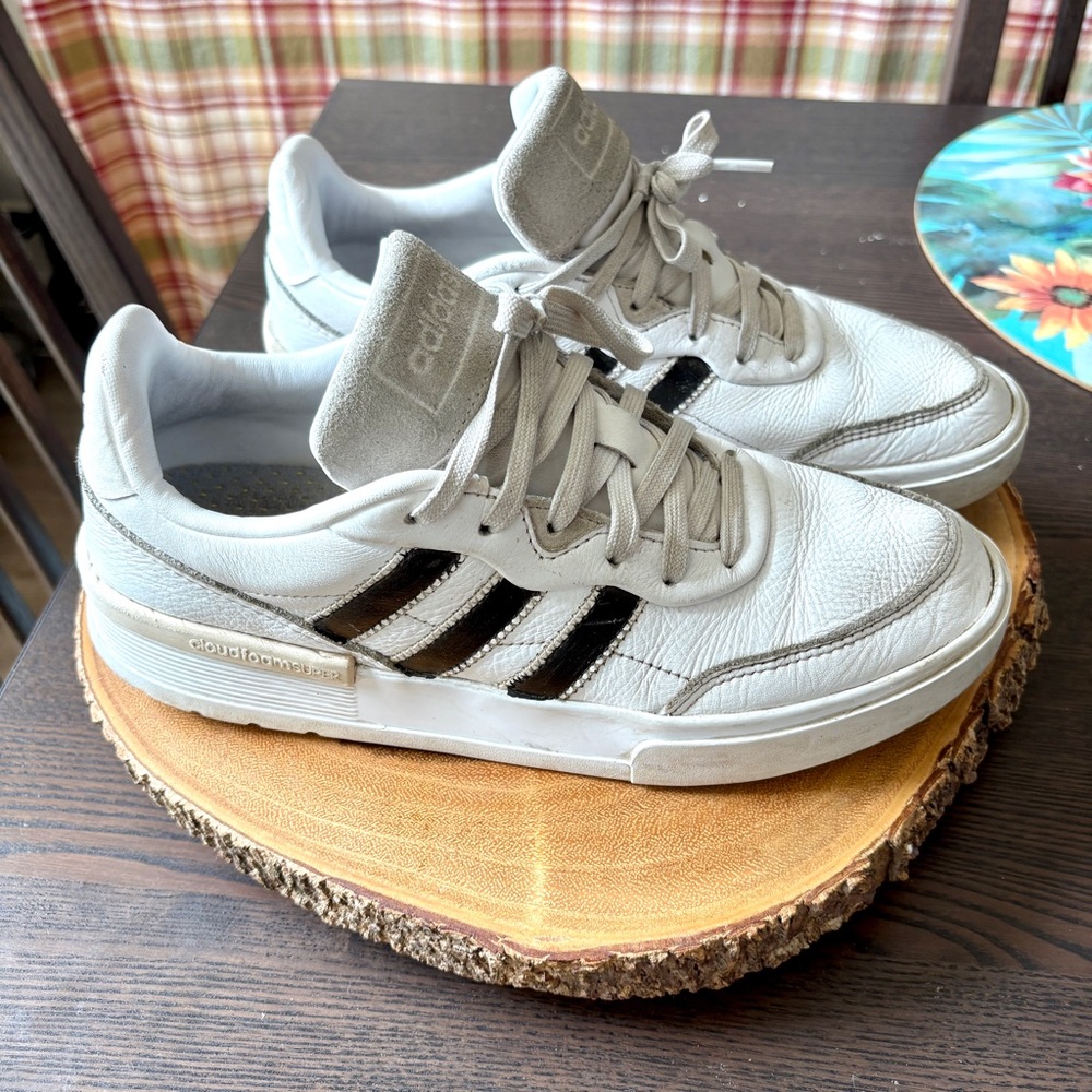 Adidas Cloudfoam Sneakers sz 42 (men’s 9.5 or women’s 11)